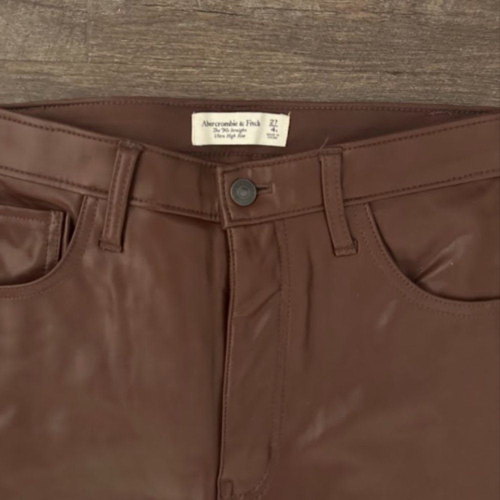 ABERCROMBIE  ULTRA HIGH RISE 90S VEGAN LEATHER PANTS - Picture 3 of 4